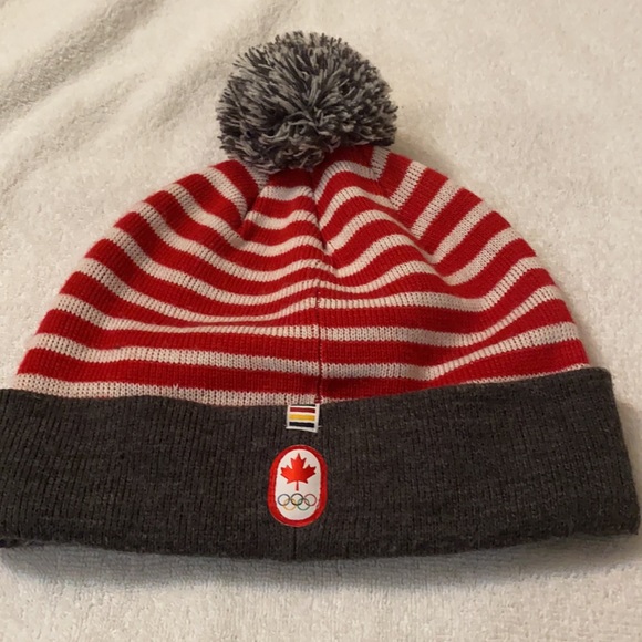 Team Canada toque - Picture 3 of 4
